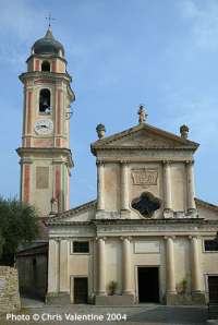 Xtrallusion photo library of independent, self-guided walking and sightseeing holidays in Italy. Pictures, images, photos and photographs taken along the way of this 1-day walking itinerary, to give you a visual impression of the day's walk.